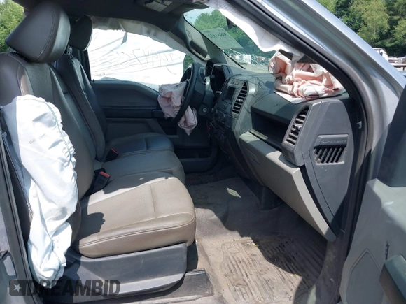 2022 Ford F-250 XL z VIN 1FTBF2B62NEF21705, wystawiony jako IAAI lot #39947332 z przebiegiem 61 110 mil mil oraz . Historia ofert i sprzedaży dostępna na DreamBid. Obrazek 5.