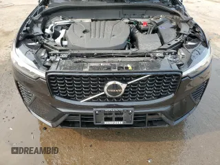 2025 Volvo XC60 Core z VIN YV4M12RJ7S1002361, wystawiony jako Copart lot #57670975 z przebiegiem 6 318 mil mil oraz Szkoda całkowita • Salvage title. Historia ofert i sprzedaży dostępna na DreamBid. Obrazek 12.
