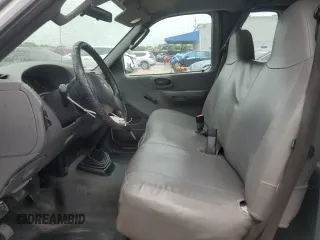 2004 Ford F-150 XL z VIN 2FTRX172X4CA49253, wystawiony jako Copart lot #63192915 z przebiegiem 372 644 mil mil oraz Szkoda całkowita • Salvage title. Historia ofert i sprzedaży dostępna na DreamBid. Obrazek 7.