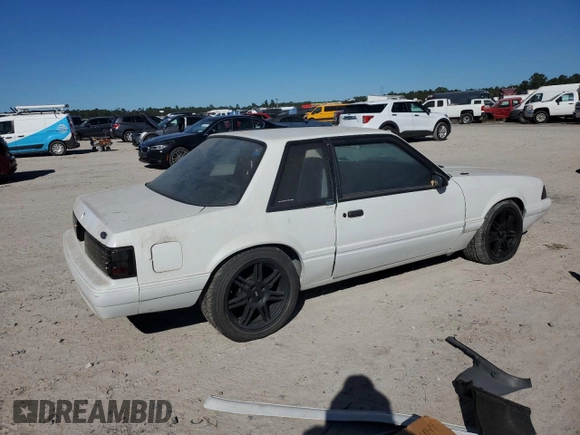 1989 Ford Mustang z VIN 1FABP40A3KF309892, wystawiony jako Copart lot #80858704 z przebiegiem 75 267 mil mil oraz Czysty tytuł • Clean title. Historia ofert i sprzedaży dostępna na DreamBid. Obrazek 3.