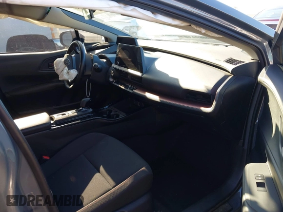 2024 Toyota Prius SE z VIN JTDACACU4R3013796, wystawiony jako IAAI lot #41866441 z przebiegiem 49 837 mil mil oraz . Historia ofert i sprzedaży dostępna na DreamBid. Obrazek 5.