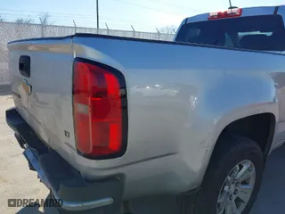 2015 Chevrolet Colorado 2WD LT with VIN 1GCHSBEAXF1228553, listed as a IAAI auction lot 41662351 with 206,780 mi miles. Bid and sale history available at carsss.com. Image 17.