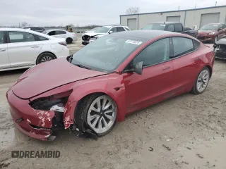2021 Tesla Model 3 Long Range z VIN 5YJ3E1EB7MF079737, wystawiony jako Copart lot #87275824 z przebiegiem 31 380 mil mil oraz Szkody całkowita. Historia ofert i sprzedaży dostępna na DreamBid. Obrazek 1.