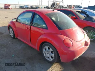 2003 Volkswagen New Beetle Coupe GLS with VIN 3VWCK21C03M438012, listed as a IAAI auction lot 41669750 with 1 mi miles. Bid and sale history available at carsss.com. Image 3.