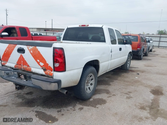 2006 Chevrolet Silverado 1500 LT1 with VIN 1GCEC19Z76Z275194, listed as a IAAI auction lot 41926268 with 257,647 mi miles. Bid and sale history available at carsss.com. Image 4.
