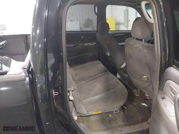 2005 Toyota Tundra SR5 with VIN 5TBDT44115S471767, listed as a IAAI auction lot 41287498 with 337,869 mi miles. Bid and sale history available at carsss.com. Image 8.
