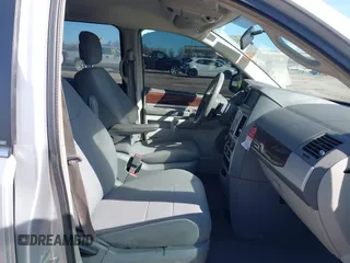 2010 Chrysler Town & Country Touring with VIN 2A4RR5D19AR450132, listed as a IAAI auction lot 41951121 with 283,451 mi miles. Bid and sale history available at carsss.com. Image 5.