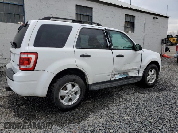 2012 Ford Escape XLT z VIN 1FMCU9DG9CKC69762, wystawiony jako Copart lot #49104075 z przebiegiem 92 937 mil mil oraz Szkoda całkowita • Salvage title. Historia ofert i sprzedaży dostępna na DreamBid. Obrazek 3.