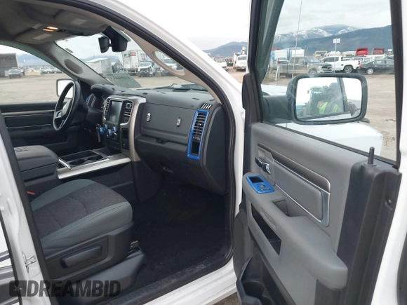2015 Ram 1500 Big Horn z VIN 3C6RR7LT5FG589540, wystawiony jako IAAI lot #41894453 z przebiegiem 39 024 mil mil oraz . Historia ofert i sprzedaży dostępna na DreamBid. Obrazek 5.