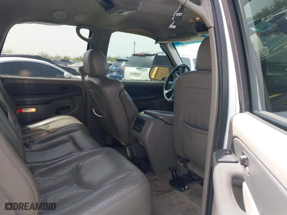 2003 GMC Yukon SLT with VIN 1GKEC13Z33R156583, listed as a IAAI auction lot 41831947 with 156,309 mi miles. Bid and sale history available at carsss.com. Image 8.
