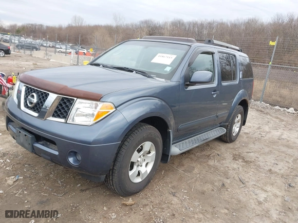 2005 Nissan Pathfinder LE with VIN 5N1AR18WX5C767882, listed as a IAAI auction lot 41867115 with 216,147 mi miles. Bid and sale history available at carsss.com. Image 2.