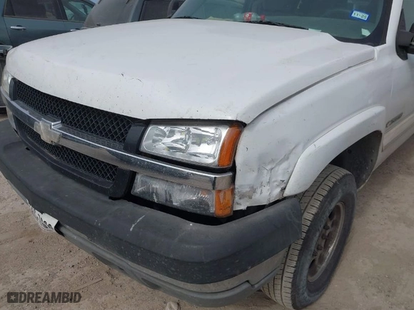 2007 Chevrolet Silverado 2500HD Classic Work Truck with VIN 1GCHC29U57E135595, listed as a IAAI auction lot 41633236 with NaN miles. Bid and sale history available at carsss.com. Image 5.