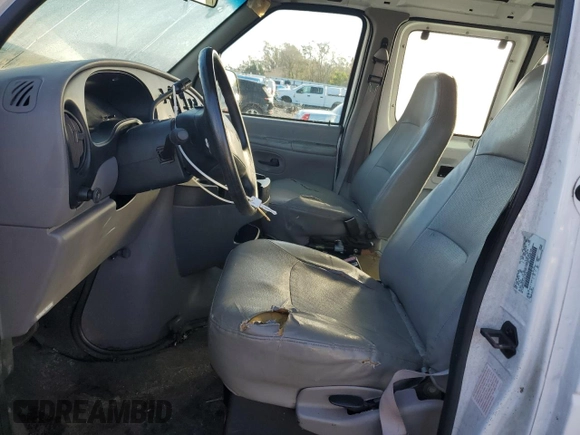 2000 Ford Econoline Passenger XL with VIN 1FBSS31L7YHA51624, listed as a Copart auction lot 86579204 with 55,936 mi miles and Salvage Title. Bid and sale history available at DreamBid. Image 7.
