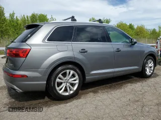 2017 Audi Q7 Premium Plus z VIN WA1LAAF74HD030900, wystawiony jako Copart lot #56854695 z przebiegiem 80 502 mil mil oraz Czysty tytuł • Clean title. Historia ofert i sprzedaży dostępna na DreamBid. Obrazek 3.