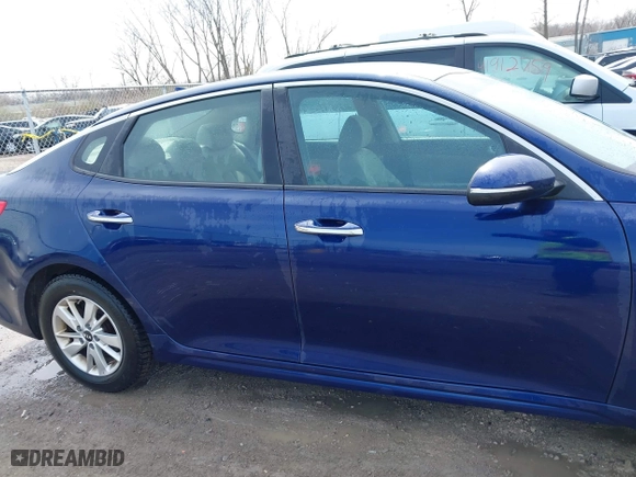 2017 Kia Optima LX with VIN 5XXGT4L39HG152100, listed as a IAAI auction lot 41953707 with 89,273 mi miles. Bid and sale history available at carsss.com. Image 13.