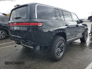 2025 Rivian R1S Adventure z VIN 7PDSGBBA2SN047518, wystawiony jako Copart lot #47992215 z przebiegiem 3836 mil mil oraz Szkody całkowita. Historia ofert i sprzedaży dostępna na DreamBid. Obrazek 3.