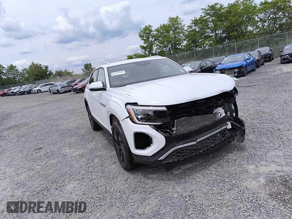 2024 Volkswagen Atlas SE z VIN 1V2KE2CA8RC228414, wystawiony jako Copart lot #58786605 z przebiegiem 11 715 mil mil oraz Szkoda całkowita • Salvage title. Historia ofert i sprzedaży dostępna na DreamBid. Obrazek 3.