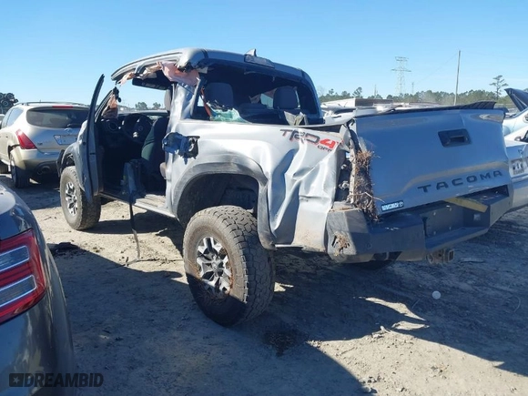 2019 Toyota Tacoma 4WD SR with VIN 3TMCZ5AN5KM199346, listed as a IAAI auction lot 41678090 with 1 mi miles. Bid and sale history available at carsss.com. Image 3.