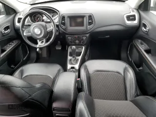 2019 Jeep Compass Latitude z VIN 3C4NJCBB1KT851572, wystawiony jako Copart lot #53131635 z przebiegiem 77 875 mil mil oraz Szkoda całkowita • Salvage title. Historia ofert i sprzedaży dostępna na DreamBid. Obrazek 8.