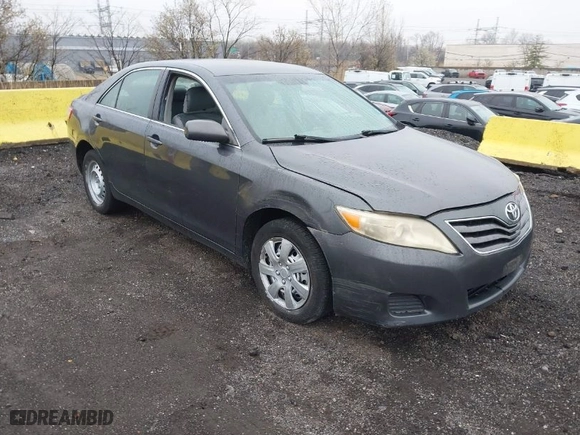 2010 Toyota Camry with VIN 4T1BF3EK0AU041026, listed as a IAAI auction lot 41938955 with 288,703 mi miles. Bid and sale history available at carsss.com. Image 1.