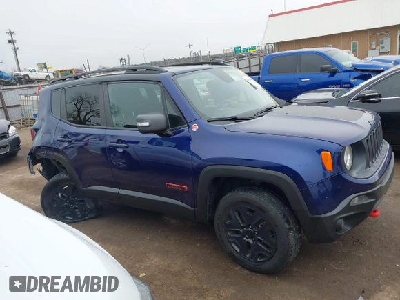 2018 Jeep Renegade Trailhawk with VIN ZACCJBCB6JPH00636, listed as a IAAI auction lot 41490206 with 111,373 mi miles. Bid and sale history available at carsss.com. Image 13.