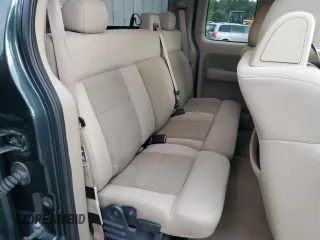 2004 Ford F-150 XL z VIN 1FTPX12574NA72931, wystawiony jako Copart lot #54609905 z przebiegiem 189 605 mil mil oraz Czysty tytuł • Clean title. Historia ofert i sprzedaży dostępna na DreamBid. Obrazek 10.