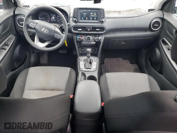 2021 Hyundai Kona SE z VIN KM8K1CAA4MU644545, wystawiony jako Copart lot #56588105 z przebiegiem 86 172 mil mil oraz Szkody całkowita. Historia ofert i sprzedaży dostępna na DreamBid. Obrazek 8.