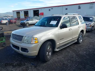 2005 Ford Explorer z VIN 1FMZU65K65ZA04433, wystawiony jako IAAI lot #38826884 z przebiegiem 157 221 mil mil oraz . Historia ofert i sprzedaży dostępna na DreamBid. Obrazek 2.