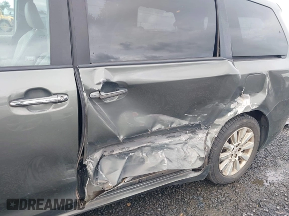 2011 Toyota Sienna XLE with VIN 5TDDK3DCXBS003666, listed as a IAAI auction lot 41807992 with 156,699 mi miles. Bid and sale history available at carsss.com. Image 6.