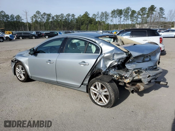 2013 Volvo S60 T5 Premier z VIN YV1612FS2D2189380, wystawiony jako Copart lot #46792015 z przebiegiem 116 782 mil mil oraz Szkoda całkowita • Salvage title. Historia ofert i sprzedaży dostępna na DreamBid. Obrazek 2.
