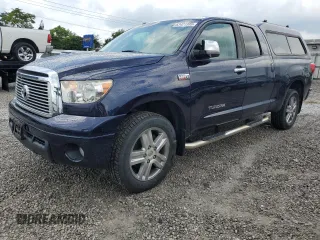 2010 Toyota Tundra Limited z VIN 5TFBW5F11AX105420, wystawiony jako Copart lot #63421985 z przebiegiem 209 254 mil mil oraz Szkoda całkowita • Salvage title. Historia ofert i sprzedaży dostępna na DreamBid. Obrazek 1.
