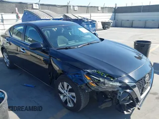 2022 Nissan Altima 2.5 S with VIN 1N4BL4BV1NN405297, listed as a IAAI auction lot 40446677 with 72,927 mi miles. Bid and sale history available at carsss.com. Image 1.