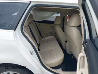 2012 Volkswagen Jetta TDI w/Sunroof z VIN 3VWPL7AJ1CM637497, wystawiony jako IAAI lot #42458017 z przebiegiem 187 524 mil mil oraz . Historia ofert i sprzedaży dostępna na DreamBid. Obrazek 8.