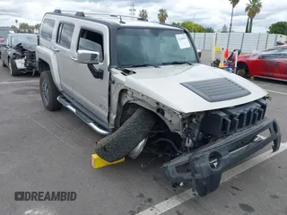 2006 Hummer H3 z VIN 5GTDN136X68196069, wystawiony jako IAAI lot #42248421 z przebiegiem 178 460 mil mil oraz . Historia ofert i sprzedaży dostępna na DreamBid. Obrazek 1.