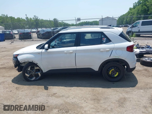 2022 Hyundai Venue SEL z VIN KMHRC8A33NU159516, wystawiony jako IAAI lot #42684907 z przebiegiem 13 674 mil mil oraz . Historia ofert i sprzedaży dostępna na DreamBid. Obrazek 15.