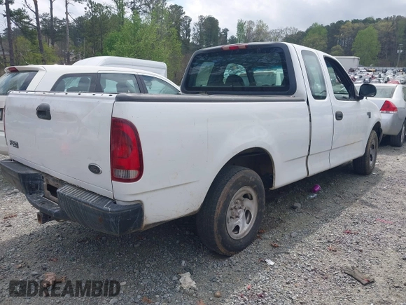 2001 Ford F-150 XL z VIN 1FTRX17W81NB41082, wystawiony jako IAAI lot #41943194 z przebiegiem 207 544 mil mil oraz . Historia ofert i sprzedaży dostępna na DreamBid. Obrazek 4.