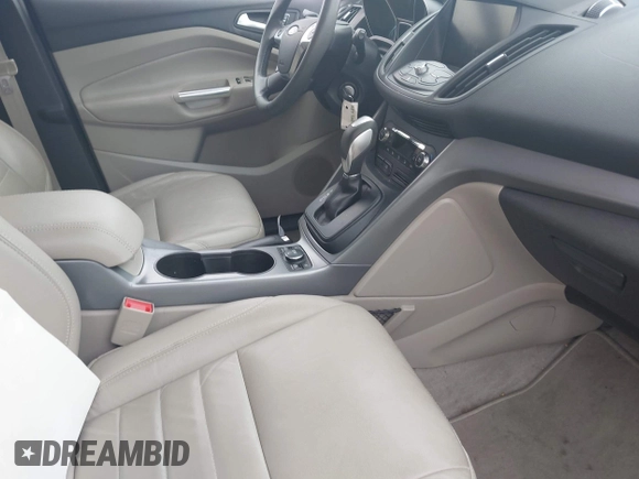 2015 Ford Escape SE with VIN 1FMCU0GX0FUB57156, listed as a IAAI auction lot 42201926 with Not Provided miles. Bid and sale history available at carsss.com. Image 5.