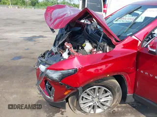 2023 Chevrolet Traverse LT Cloth z VIN 1GNERGKWXPJ196658, wystawiony jako IAAI lot #42404287 z przebiegiem 49 896 mil mil oraz . Historia ofert i sprzedaży dostępna na DreamBid. Obrazek 6.