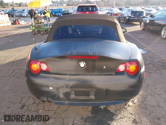 2004 BMW Z4 2.5i z VIN 4USBT33544LS51157, wystawiony jako IAAI lot #41343067 z przebiegiem 151 267 mil mil oraz . Historia ofert i sprzedaży dostępna na DreamBid. Obrazek 16.