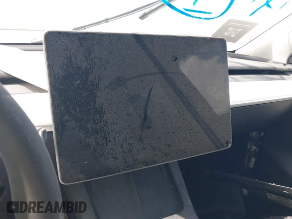 2024 Tesla Model Y Long Range z VIN 7SAYGAEE5RF074699, wystawiony jako IAAI lot #40537868 z przebiegiem Nie podano mil oraz . Historia ofert i sprzedaży dostępna na DreamBid. Obrazek 7.