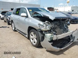 2010 Toyota Highlander Limited z VIN 5TDDK3EH4AS001730, wystawiony jako IAAI lot #42546700 z przebiegiem Nie podano mil oraz . Historia ofert i sprzedaży dostępna na DreamBid. Obrazek 1.