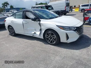 2025 Nissan Sentra SR с VIN 3N1AB8DV1SY288416, выставлен на аукционе IAAI как лот 42561270 с пробегом 7 423 миль миль и . История ставок и продаж доступна на DreamBid. Изображение 1.