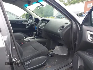 2015 Nissan Pathfinder S z VIN 5N1AR2MM3FC675623, wystawiony jako IAAI lot #42697236 z przebiegiem 99 686 mil mil oraz . Historia ofert i sprzedaży dostępna na DreamBid. Obrazek 5.