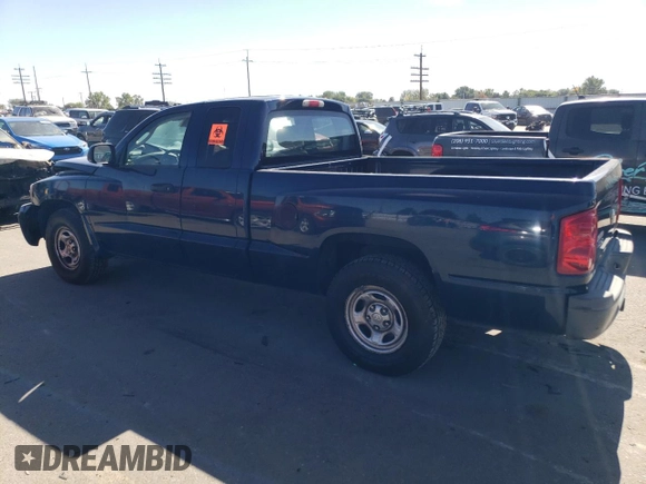 2007 Dodge Dakota z VIN 1D7HW22P57S200738, wystawiony jako Copart lot #72445744 z przebiegiem 141 876 mil mil oraz Szkoda całkowita • Salvage title. Historia ofert i sprzedaży dostępna na DreamBid. Obrazek 2.