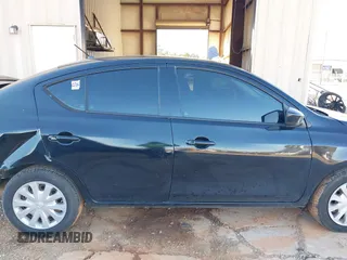 2016 Nissan Versa S z VIN 3N1CN7AP9GL843892, wystawiony jako IAAI lot #41727069 z przebiegiem 130 035 mil mil oraz . Historia ofert i sprzedaży dostępna na DreamBid. Obrazek 13.