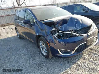 2019 Chrysler Pacifica Touring Plus with VIN 2C4RC1FG1KR582207, listed as a IAAI auction lot 41802222 with 102,283 mi miles. Bid and sale history available at carsss.com. Image 1.