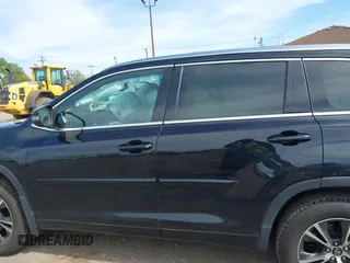 2016 Toyota Highlander XLE z VIN 5TDJKRFH3GS269861, wystawiony jako IAAI lot #42199493 z przebiegiem 94 237 mil mil oraz . Historia ofert i sprzedaży dostępna na DreamBid. Obrazek 14.