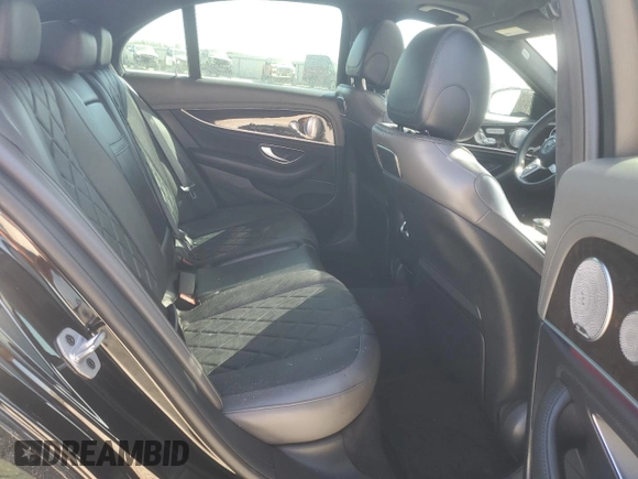 2019 Mercedes-Benz E 300 z VIN WDDZF4JB9KA522920, wystawiony jako Copart lot #50325815 z przebiegiem 73 000 mil mil oraz Szkoda całkowita • Salvage title. Historia ofert i sprzedaży dostępna na DreamBid. Obrazek 10.