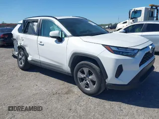 2022 Toyota RAV4 XLE with VIN 2T3W1RFV8NW192785, listed as a IAAI auction lot 41694815 with 28,906 mi miles. Bid and sale history available at carsss.com. Image 1.