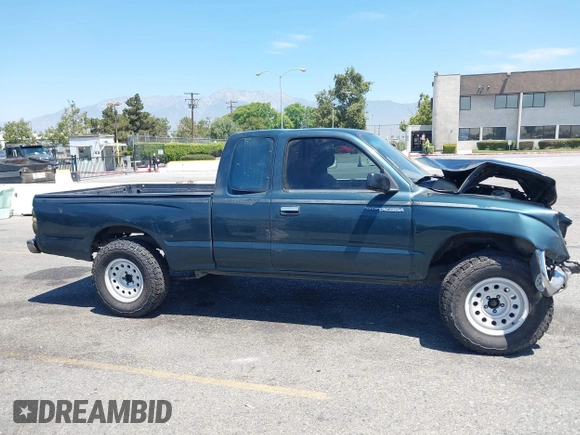 1995 Toyota Tacoma with VIN 4TAUN53B5SZ082797, listed as a IAAI auction lot 42660124 with 181,066 mi miles and . Bid and sale history available at DreamBid. Image 13.